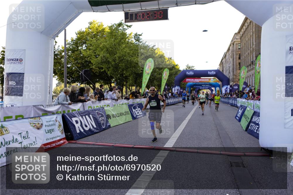 01.09.2024 - BARMER Alsterlauf Kathrin Stürmer Photography http://msf.ph/oto/6970520 01.09.2024 10:02:28 Ziel 2094, 2750, 2802, 2837, 3040, 3116, 3129, 3188, 3361, 3494, 3505, 3572, 3616, 4079, 4121, 4122, 4947, 8344, 8348, 2260, 2656, 2657, 2823, 3350, 3351, 3591, 3685, 3958, 3979, 4169, 4308, 4892, 5037, 5283, 8130 meine-sportfotos.de