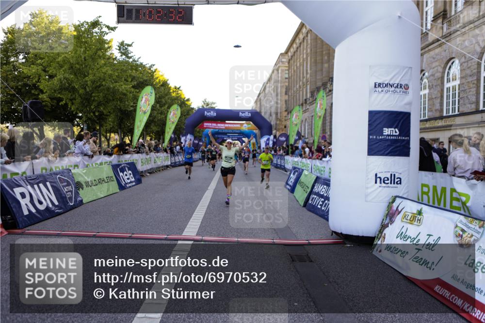 01.09.2024 - BARMER Alsterlauf Kathrin Stürmer Photography http://msf.ph/oto/6970532 01.09.2024 10:02:30 Ziel 2094, 2750, 2802, 2837, 3040, 3116, 3129, 3188, 3361, 3494, 3505, 3572, 3616, 3818, 4079, 4121, 4122, 4947, 8344, 8348, 2098, 2099, 2112, 2260, 2656, 2657, 2823, 3591, 3958, 3979, 4169, 4308, 4703, 4892, 5033, 5037, 8130 meine-sportfotos.de