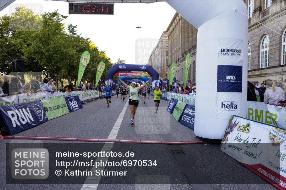 01.09.2024 - BARMER Alsterlauf Kathrin Stürmer Photography http://msf.ph/oto/6970534 01.09.2024 10:02:31 Ziel 2094, 2154, 2750, 2802, 2837, 3040, 3116, 3129, 3188, 3361, 3494, 3505, 3572, 3616, 3818, 4079, 4121, 4122, 4947, 8344, 8348, 2098, 2099, 2112, 2134, 2210, 2260, 2656, 2657, 2823, 3163, 3284, 3591, 3958, 3979, 4106, 4169, 4308, 4703, 4892, 5033, 5037 meine-sportfotos.de