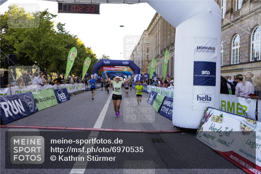 01.09.2024 - BARMER Alsterlauf Kathrin Stürmer Photography http://msf.ph/oto/6970535 01.09.2024 10:02:31 Ziel 2094, 2154, 2750, 2802, 2837, 3040, 3116, 3129, 3188, 3361, 3494, 3505, 3572, 3616, 3818, 4079, 4121, 4122, 4947, 8344, 8348, 2098, 2099, 2112, 2134, 2210, 2260, 2656, 2657, 2823, 3163, 3284, 3591, 3958, 3979, 4106, 4169, 4308, 4703, 4892, 5033, 5037 meine-sportfotos.de