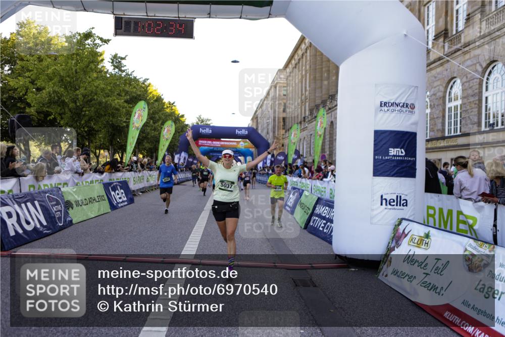 01.09.2024 - BARMER Alsterlauf Kathrin Stürmer Photography http://msf.ph/oto/6970540 01.09.2024 10:02:32 Ziel 2094, 2154, 2474, 2750, 2802, 2837, 3040, 3116, 3129, 3188, 3361, 3494, 3505, 3572, 3616, 3818, 4121, 4122, 8344, 8348, 2098, 2099, 2112, 2134, 2210, 2260, 2656, 2657, 2823, 3163, 3226, 3284, 3591, 3958, 3979, 4106, 4169, 4308, 4406, 4703, 4892, 5033, 5037 meine-sportfotos.de