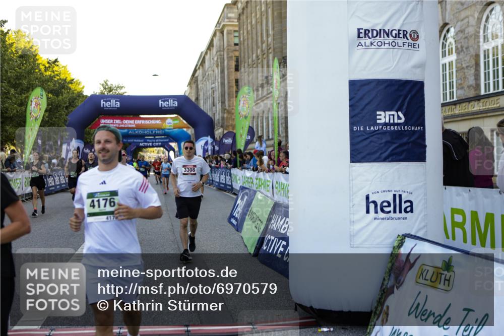 01.09.2024 - BARMER Alsterlauf Kathrin Stürmer Photography http://msf.ph/oto/6970579 01.09.2024 10:02:50 Ziel 2033, 2154, 2474, 2500, 2550, 2569, 2651, 2988, 2989, 3099, 3159, 3708, 3709, 3818, 4062, 4063, 4307, 4953, 4954, 5063, 8284, 8285, 2227, 2274, 2275, 2555, 2740, 2884, 3046, 3072, 3162, 3308, 3373, 3393, 3523, 3593, 3759, 3805, 3860, 3928, 3986, 4026, 4046, 4175, 4176, 4216, 4378, 4507, 4841, 4906, 4912, 4966, 5145, 8215, 8296 meine-sportfotos.de