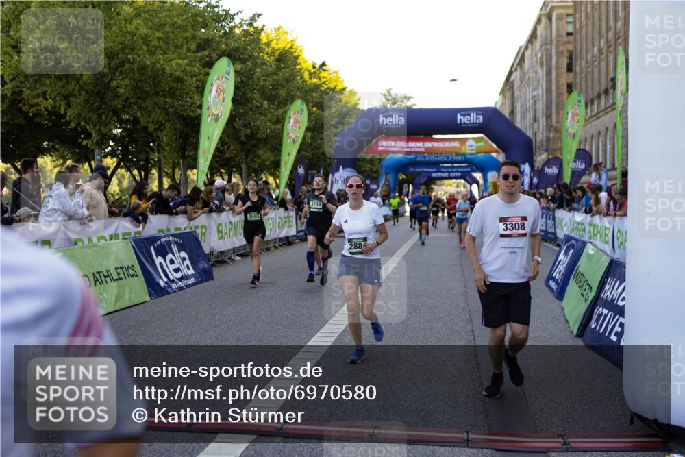 01.09.2024 - BARMER Alsterlauf Kathrin Stürmer Photography http://msf.ph/oto/6970580 01.09.2024 10:02:51 Ziel 2033, 2154, 2474, 2500, 2550, 2569, 2651, 2988, 2989, 3099, 3159, 3708, 3709, 4062, 4063, 4307, 4953, 4954, 5063, 8284, 8285, 2227, 2275, 2555, 2740, 2790, 2884, 3072, 3162, 3308, 3373, 3393, 3523, 3593, 3759, 3805, 3860, 3986, 4026, 4046, 4175, 4176, 4378, 4507, 4841, 4912, 4966, 5145, 8215, 8296 meine-sportfotos.de