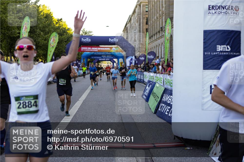 01.09.2024 - BARMER Alsterlauf Kathrin Stürmer Photography http://msf.ph/oto/6970591 01.09.2024 10:02:53 Ziel 2033, 2500, 2550, 2569, 2637, 2651, 2988, 2989, 3099, 3159, 3708, 3709, 4062, 4063, 4307, 4953, 4954, 5063, 5273, 8284, 8285, 2227, 2275, 2555, 2790, 2884, 3072, 3162, 3228, 3308, 3373, 3593, 3759, 3805, 4026, 4046, 4175, 4176, 4378, 4507, 4912, 4966, 4977, 5131, 8215 meine-sportfotos.de