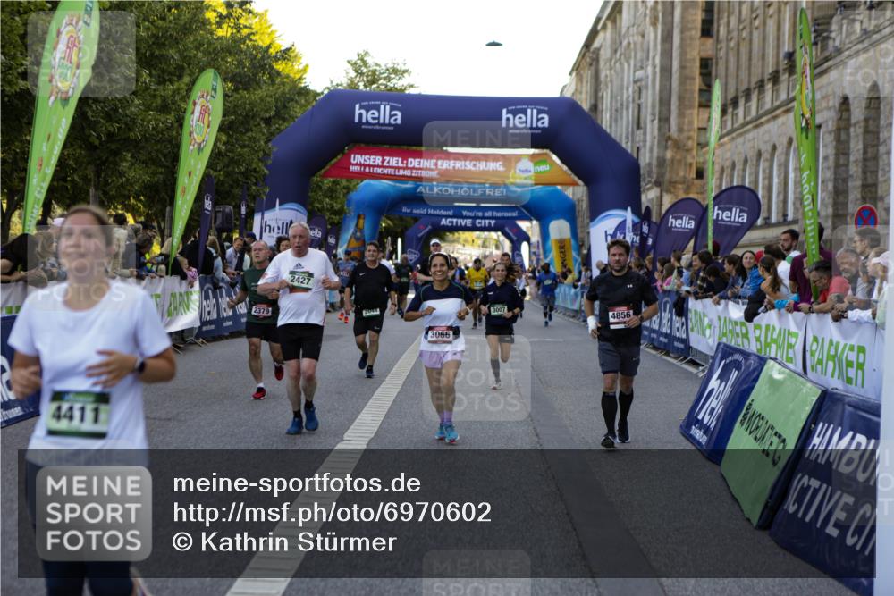 01.09.2024 - BARMER Alsterlauf Kathrin Stürmer Photography http://msf.ph/oto/6970602 01.09.2024 10:03:13 Ziel 2046, 2120, 2585, 2586, 2690, 2753, 2777, 2793, 3618, 3620, 3782, 3970, 4285, 4449, 4516, 4520, 4705, 4714, 5031, 5214, 5218, 5220, 2007, 2044, 2379, 2427, 2444, 2552, 2915, 2956, 3007, 3066, 3422, 3559, 3999, 4080, 4312, 4411, 4475, 4855, 4856, 5301, 5313, 8053 meine-sportfotos.de