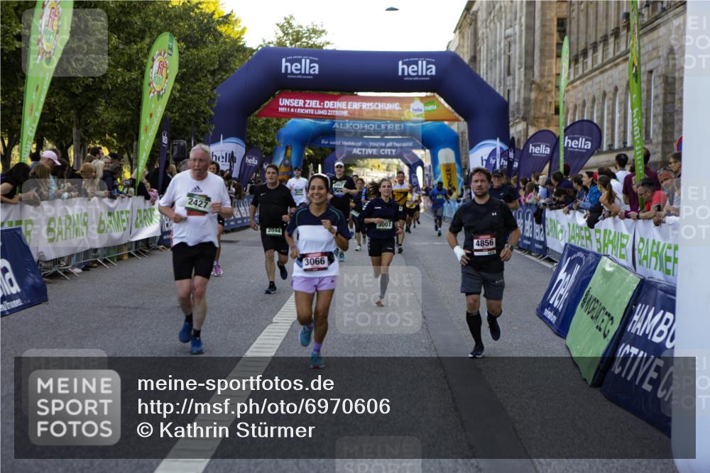 01.09.2024 - BARMER Alsterlauf Kathrin Stürmer Photography http://msf.ph/oto/6970606 01.09.2024 10:03:14 Ziel 2046, 2120, 2585, 2586, 2690, 2753, 2777, 2793, 3556, 3618, 3620, 3782, 3970, 4285, 4449, 4516, 4520, 4705, 4714, 5031, 5214, 5218, 5220, 2007, 2044, 2379, 2427, 2444, 2552, 2915, 2956, 3007, 3066, 3218, 3559, 3999, 4080, 4312, 4411, 4475, 4855, 4856, 4897, 5301, 5313, 8053, 8147 meine-sportfotos.de