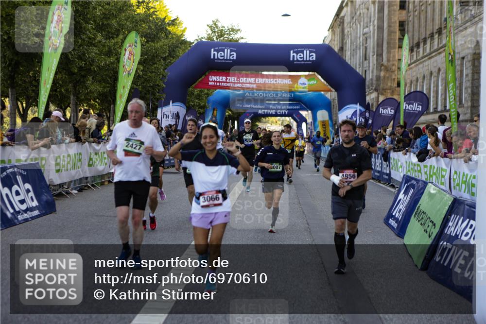 01.09.2024 - BARMER Alsterlauf Kathrin Stürmer Photography http://msf.ph/oto/6970610 01.09.2024 10:03:15 Ziel 2046, 2120, 2585, 2586, 2690, 2753, 2777, 2793, 3556, 3618, 3620, 3782, 3970, 4285, 4449, 4516, 4520, 4705, 4714, 5030, 5031, 5214, 5218, 5220, 2007, 2044, 2379, 2427, 2444, 2552, 2956, 3007, 3066, 3218, 3559, 3999, 4080, 4312, 4411, 4475, 4855, 4856, 4897, 5301, 5313, 8053, 8147 meine-sportfotos.de