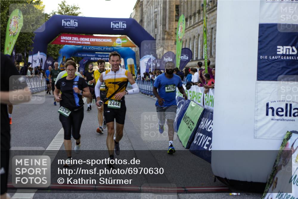 01.09.2024 - BARMER Alsterlauf Kathrin Stürmer Photography http://msf.ph/oto/6970630 01.09.2024 10:03:21 Ziel 2046, 2120, 2690, 2705, 2753, 2777, 3326, 3556, 3618, 3782, 3970, 4285, 4520, 4705, 4714, 5030, 5031, 5214, 5220, 2007, 2044, 2198, 2379, 2427, 2444, 2552, 2745, 2954, 2956, 3007, 3066, 3122, 3218, 4215, 4314, 4454, 4475, 4855, 4856, 4897, 5079, 5116, 8053, 8147 meine-sportfotos.de