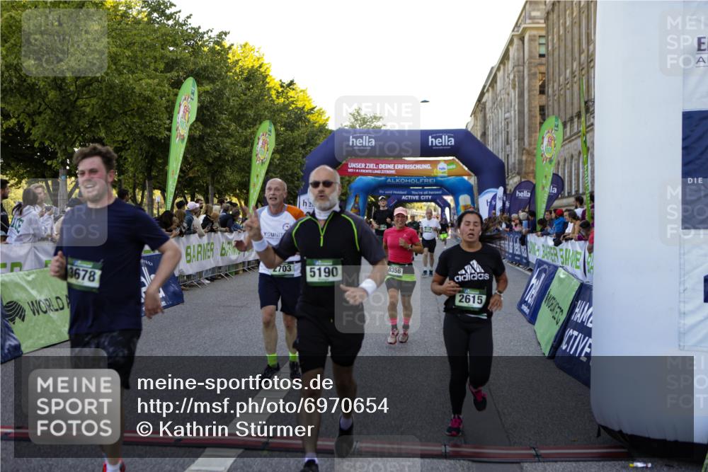 01.09.2024 - BARMER Alsterlauf Kathrin Stürmer Photography http://msf.ph/oto/6970654 01.09.2024 10:03:44 Ziel 2014, 2015, 2258, 2414, 3336, 3415, 4422, 4767, 5019, 5211, 8015, 8150, 8400, 2343, 2583, 2615, 2703, 2917, 2961, 3061, 3063, 3420, 3421, 3678, 3839, 3930, 4208, 4961, 5121, 5166, 5190, 8041, 8246, 8356 meine-sportfotos.de