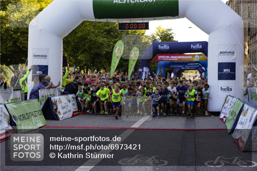 01.09.2024 - BARMER Alsterlauf Kathrin Stürmer Photography http://msf.ph/oto/6973421 01.09.2024 10:47:38 Ziel  meine-sportfotos.de