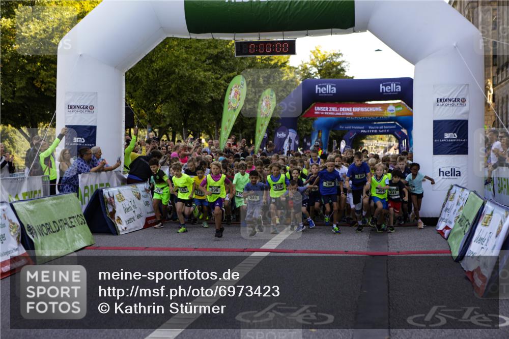01.09.2024 - BARMER Alsterlauf Kathrin Stürmer Photography http://msf.ph/oto/6973423 01.09.2024 10:47:39 Ziel  meine-sportfotos.de