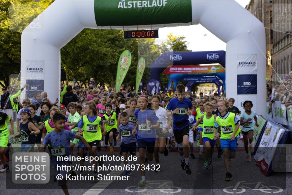 01.09.2024 - BARMER Alsterlauf Kathrin Stürmer Photography http://msf.ph/oto/6973432 01.09.2024 10:47:40 Ziel  meine-sportfotos.de