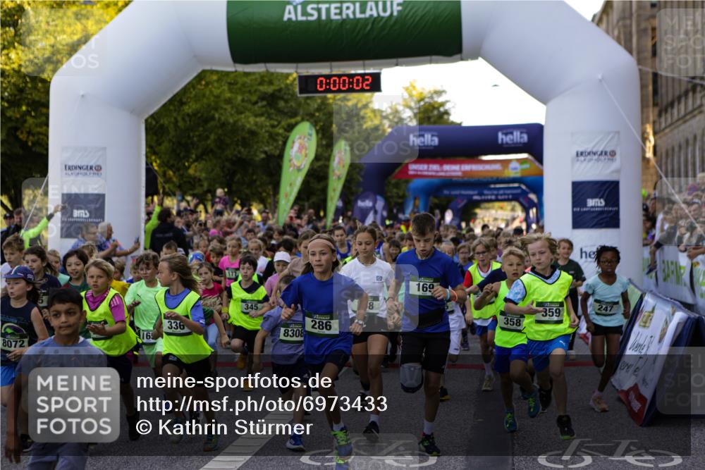 01.09.2024 - BARMER Alsterlauf Kathrin Stürmer Photography http://msf.ph/oto/6973433 01.09.2024 10:47:41 Ziel  meine-sportfotos.de