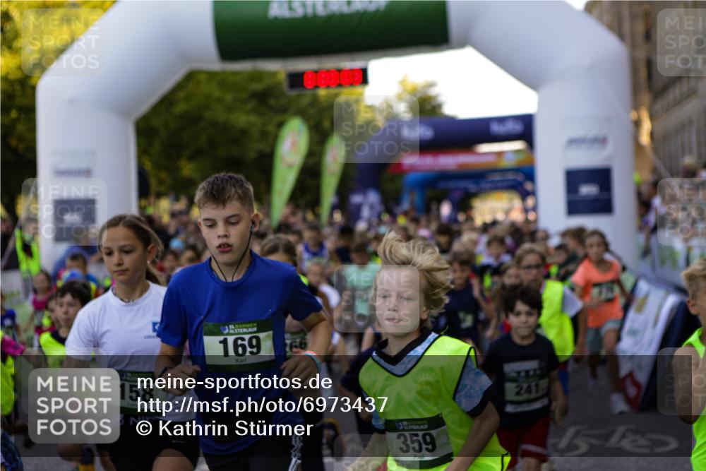 01.09.2024 - BARMER Alsterlauf Kathrin Stürmer Photography http://msf.ph/oto/6973437 01.09.2024 10:47:42 Ziel  meine-sportfotos.de