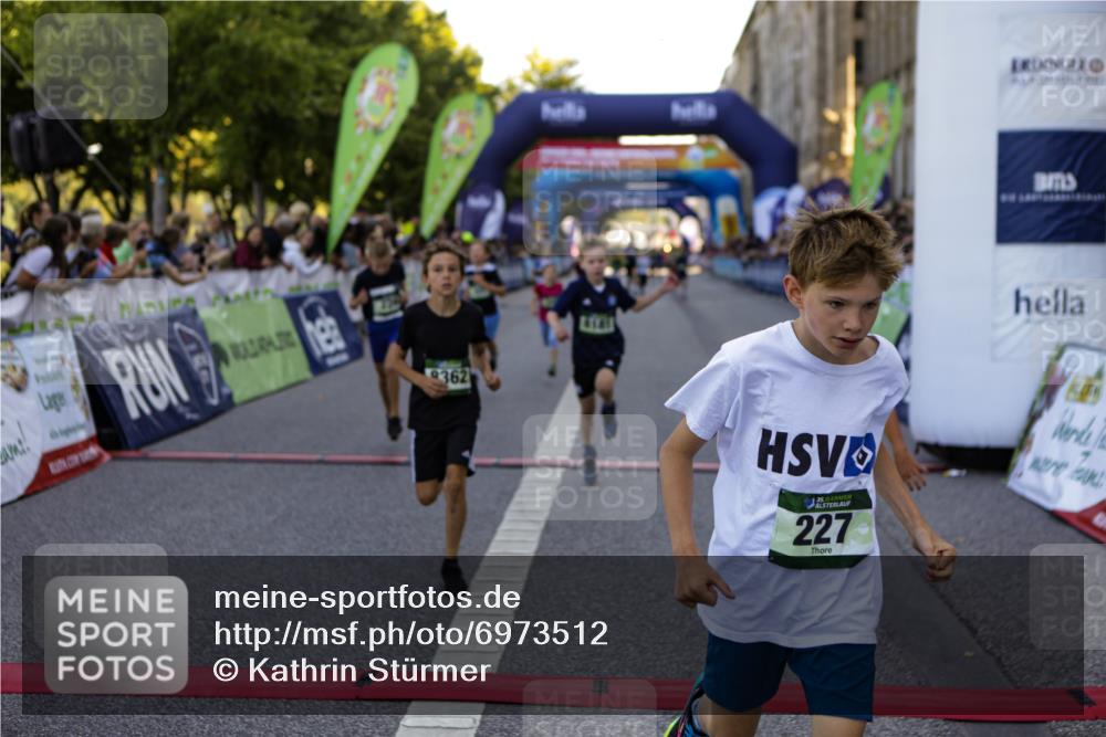 01.09.2024 - BARMER Alsterlauf Kathrin Stürmer Photography http://msf.ph/oto/6973512 01.09.2024 10:51:44 Ziel 52, 53, 56, 58, 65, 67, 68, 69, 72, 74, 75, 77, 169, 204, 205, 207, 226, 227, 263, 291, 349, 366, 8181, 8362 meine-sportfotos.de