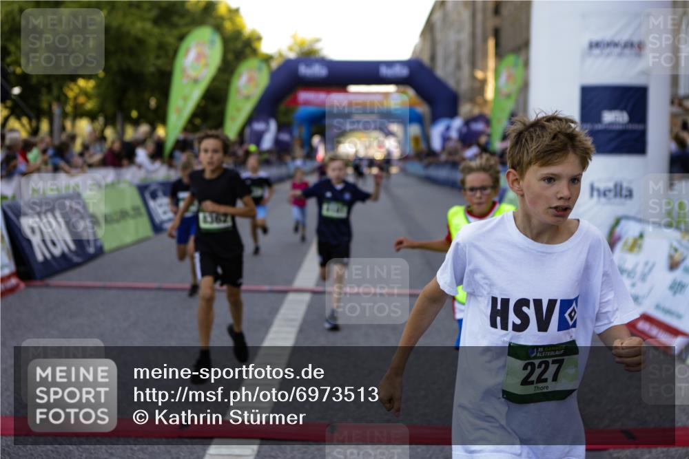 01.09.2024 - BARMER Alsterlauf Kathrin Stürmer Photography http://msf.ph/oto/6973513 01.09.2024 10:51:45 Ziel 52, 53, 56, 58, 65, 67, 68, 69, 72, 74, 75, 77, 169, 204, 205, 207, 226, 227, 263, 291, 349, 366, 8181, 8362 meine-sportfotos.de