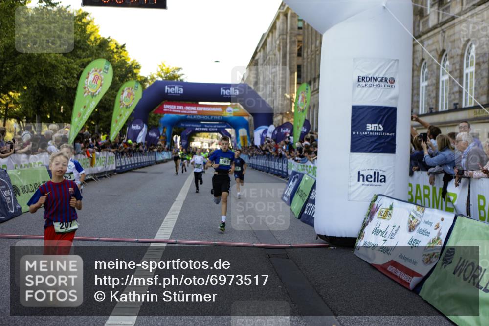 01.09.2024 - BARMER Alsterlauf Kathrin Stürmer Photography http://msf.ph/oto/6973517 01.09.2024 10:51:49 Ziel 52, 53, 58, 65, 68, 74, 77, 151, 169, 204, 205, 207, 226, 227, 233, 263, 291, 349, 359, 366, 399, 8157, 8181, 8362 meine-sportfotos.de