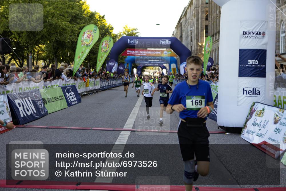 01.09.2024 - BARMER Alsterlauf Kathrin Stürmer Photography http://msf.ph/oto/6973526 01.09.2024 10:51:51 Ziel 53, 58, 65, 68, 74, 77, 151, 169, 177, 201, 204, 205, 207, 226, 233, 258, 263, 266, 291, 349, 359, 399, 8157, 8181, 8367 meine-sportfotos.de