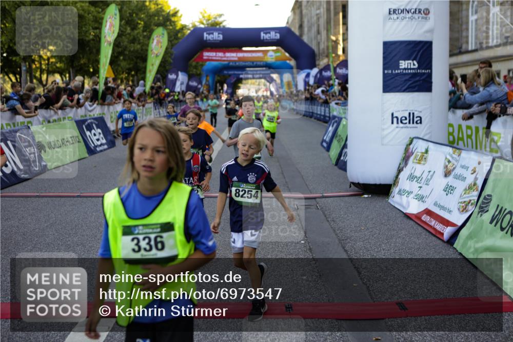 01.09.2024 - BARMER Alsterlauf Kathrin Stürmer Photography http://msf.ph/oto/6973547 01.09.2024 10:52:11 Ziel 54, 59, 61, 62, 63, 64, 66, 70, 71, 73, 76, 178, 179, 183, 191, 194, 202, 225, 243, 262, 271, 272, 273, 274, 281, 290, 296, 320, 323, 328, 336, 339, 356, 377, 384, 8056, 8238, 8254, 8299, 8328, 8340 meine-sportfotos.de
