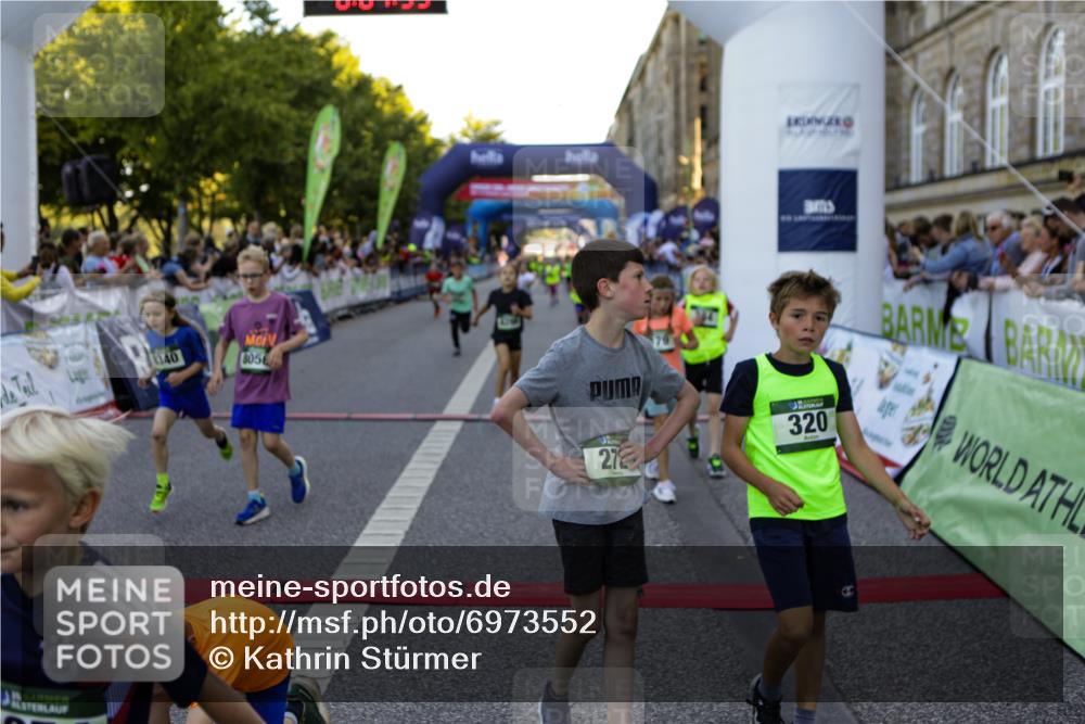 01.09.2024 - BARMER Alsterlauf Kathrin Stürmer Photography http://msf.ph/oto/6973552 01.09.2024 10:52:13 Ziel 54, 59, 61, 62, 63, 64, 66, 70, 71, 73, 76, 178, 179, 183, 191, 194, 202, 225, 243, 271, 272, 273, 274, 281, 290, 296, 320, 323, 328, 336, 339, 351, 356, 377, 384, 389, 8056, 8238, 8254, 8299, 8328, 8340 meine-sportfotos.de