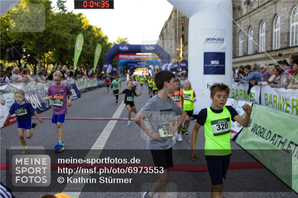 01.09.2024 - BARMER Alsterlauf Kathrin Stürmer Photography http://msf.ph/oto/6973553 01.09.2024 10:52:14 Ziel 54, 59, 61, 62, 63, 64, 66, 70, 71, 73, 76, 178, 179, 183, 191, 194, 202, 243, 271, 272, 273, 274, 281, 290, 296, 320, 323, 328, 339, 351, 356, 377, 384, 389, 8056, 8238, 8254, 8299, 8328, 8340 meine-sportfotos.de
