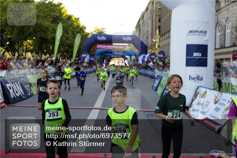 01.09.2024 - BARMER Alsterlauf Kathrin Stürmer Photography http://msf.ph/oto/6973577 01.09.2024 10:52:25 Ziel 156, 184, 191, 196, 203, 214, 216, 221, 224, 252, 269, 270, 315, 321, 350, 351, 356, 367, 375, 382, 388, 389, 393, 8049, 8315, 8325, 8326, 8327 meine-sportfotos.de