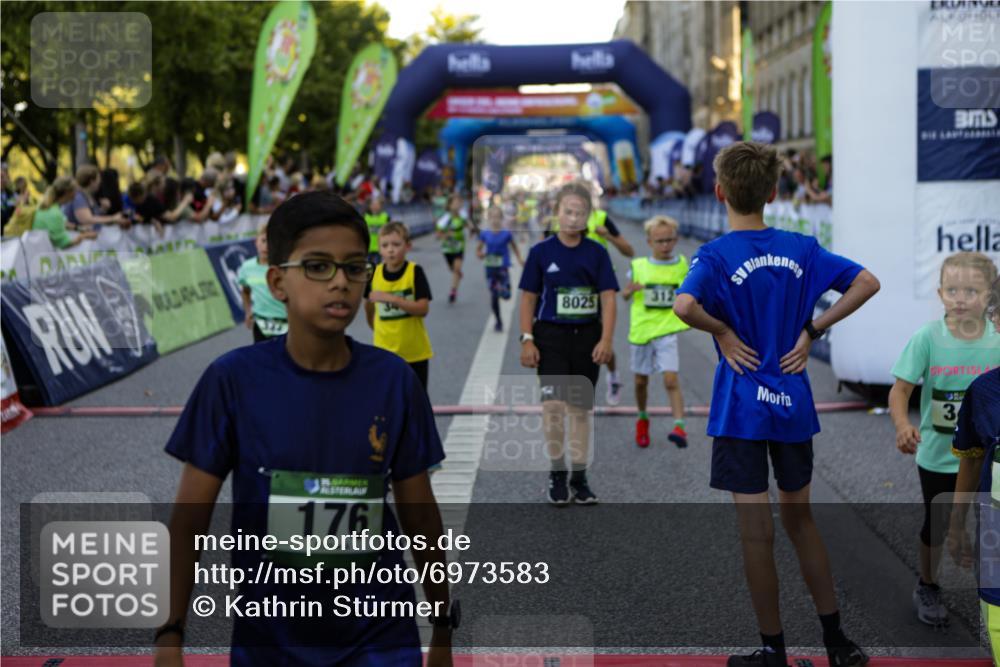 01.09.2024 - BARMER Alsterlauf Kathrin Stürmer Photography http://msf.ph/oto/6973583 01.09.2024 10:52:50 Ziel 157, 176, 213, 265, 275, 289, 300, 305, 312, 313, 319, 322, 324, 340, 342, 344, 347, 355, 374, 394, 8025, 8070, 8216, 8330, 8377 meine-sportfotos.de