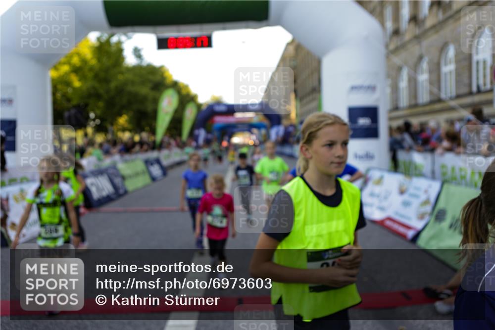 01.09.2024 - BARMER Alsterlauf Kathrin Stürmer Photography http://msf.ph/oto/6973603 01.09.2024 10:52:56 Ziel 181, 213, 236, 237, 253, 264, 265, 275, 289, 300, 312, 313, 319, 322, 331, 334, 340, 344, 348, 374, 378, 379, 8072, 8175, 8216, 8377 meine-sportfotos.de