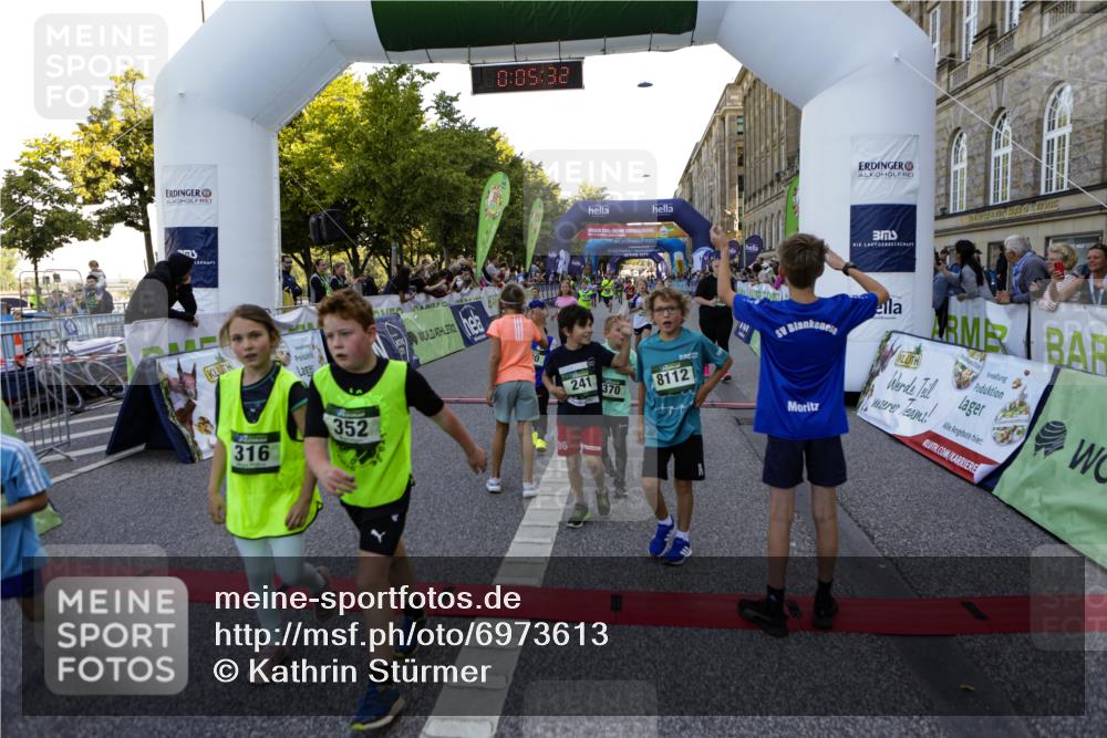 01.09.2024 - BARMER Alsterlauf Kathrin Stürmer Photography http://msf.ph/oto/6973613 01.09.2024 10:53:11 Ziel 163, 180, 182, 185, 197, 217, 223, 229, 240, 241, 248, 251, 255, 260, 284, 287, 316, 326, 333, 352, 370, 390, 3427, 8072, 8112, 8173 meine-sportfotos.de