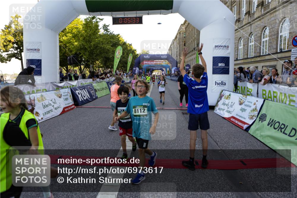 01.09.2024 - BARMER Alsterlauf Kathrin Stürmer Photography http://msf.ph/oto/6973617 01.09.2024 10:53:11 Ziel 163, 180, 182, 185, 197, 217, 223, 229, 240, 241, 248, 251, 255, 260, 284, 287, 316, 326, 333, 352, 370, 390, 3427, 8072, 8112, 8173 meine-sportfotos.de