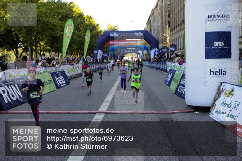 01.09.2024 - BARMER Alsterlauf Kathrin Stürmer Photography http://msf.ph/oto/6973623 01.09.2024 10:53:26 Ziel 174, 189, 218, 244, 254, 255, 261, 267, 284, 294, 295, 306, 338, 353, 381, 8087, 8251, 8270, 8366, 8388 meine-sportfotos.de
