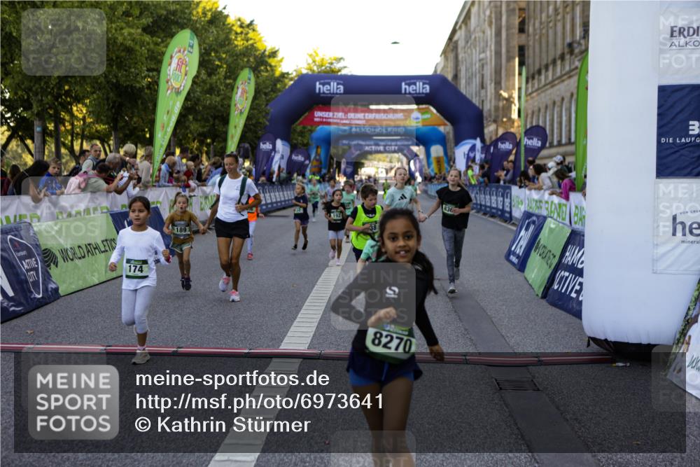 01.09.2024 - BARMER Alsterlauf Kathrin Stürmer Photography http://msf.ph/oto/6973641 01.09.2024 10:53:32 Ziel 174, 189, 192, 218, 232, 254, 261, 267, 295, 297, 306, 317, 338, 353, 365, 381, 387, 8251, 8270, 8366 meine-sportfotos.de