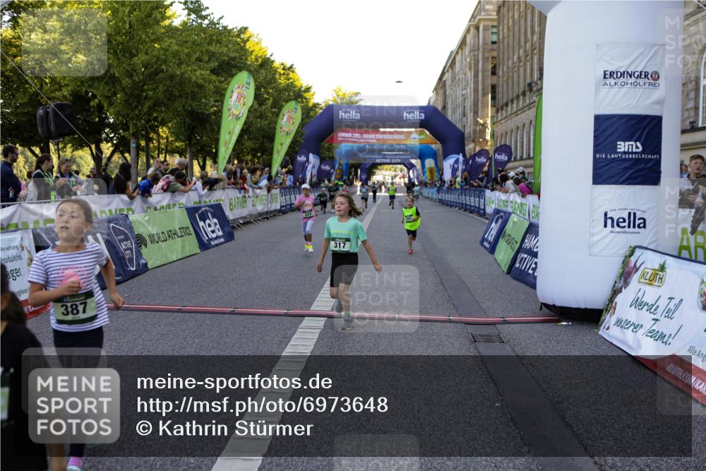 01.09.2024 - BARMER Alsterlauf Kathrin Stürmer Photography http://msf.ph/oto/6973648 01.09.2024 10:53:41 Ziel 192, 222, 232, 250, 282, 283, 288, 297, 306, 317, 329, 365, 387 meine-sportfotos.de