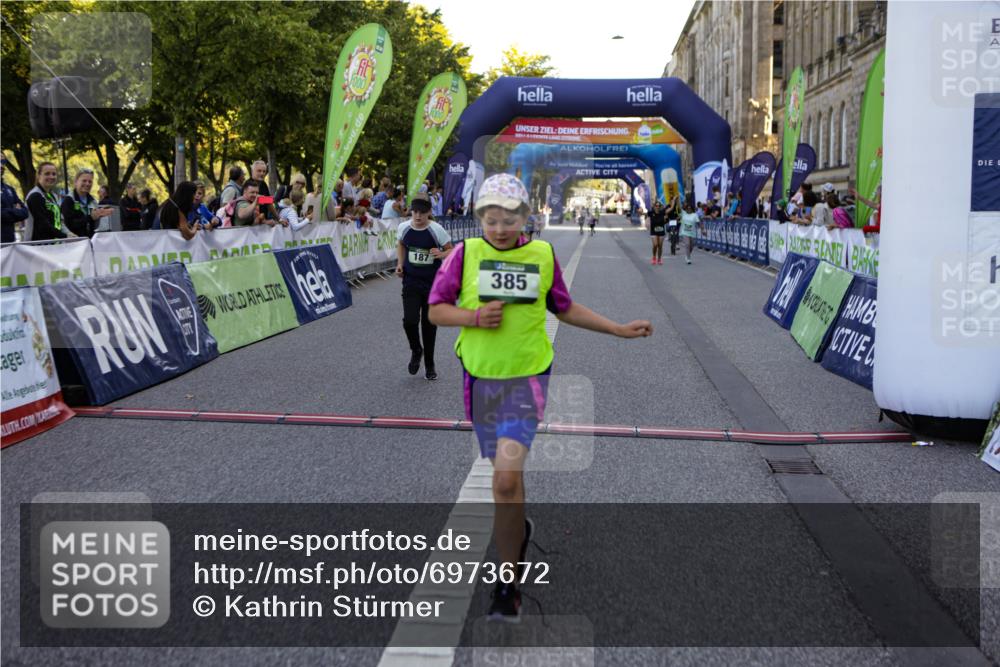 01.09.2024 - BARMER Alsterlauf Kathrin Stürmer Photography http://msf.ph/oto/6973672 01.09.2024 10:53:52 Ziel 187, 282, 283, 288, 329, 385 meine-sportfotos.de