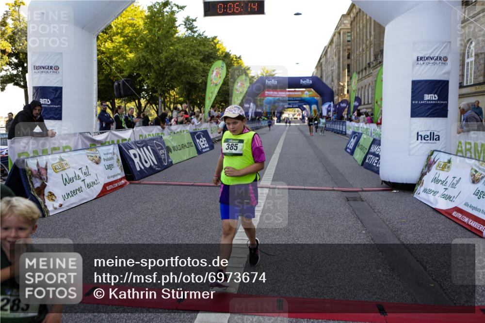01.09.2024 - BARMER Alsterlauf Kathrin Stürmer Photography http://msf.ph/oto/6973674 01.09.2024 10:53:52 Ziel 187, 282, 283, 288, 329, 385 meine-sportfotos.de
