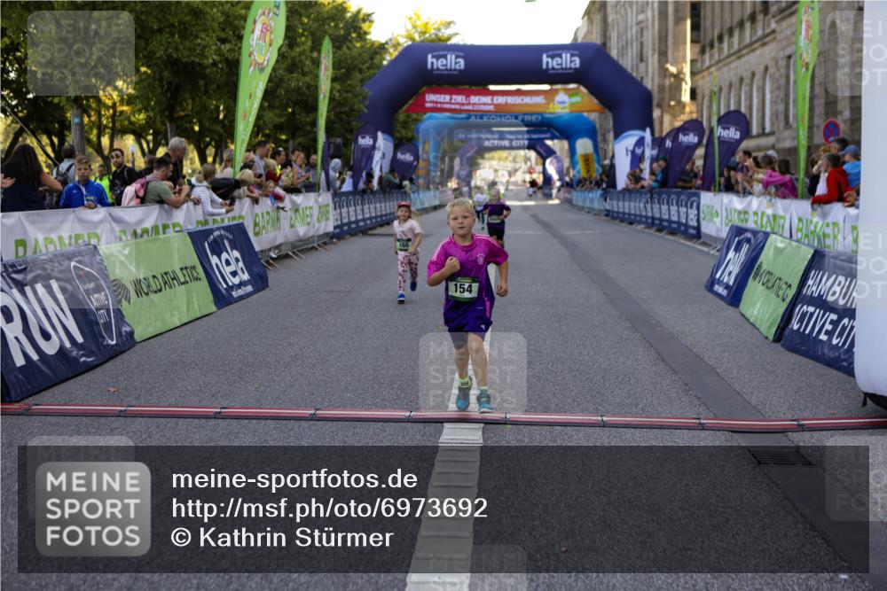 01.09.2024 - BARMER Alsterlauf Kathrin Stürmer Photography http://msf.ph/oto/6973692 01.09.2024 10:54:13 Ziel 154, 160, 8065 meine-sportfotos.de