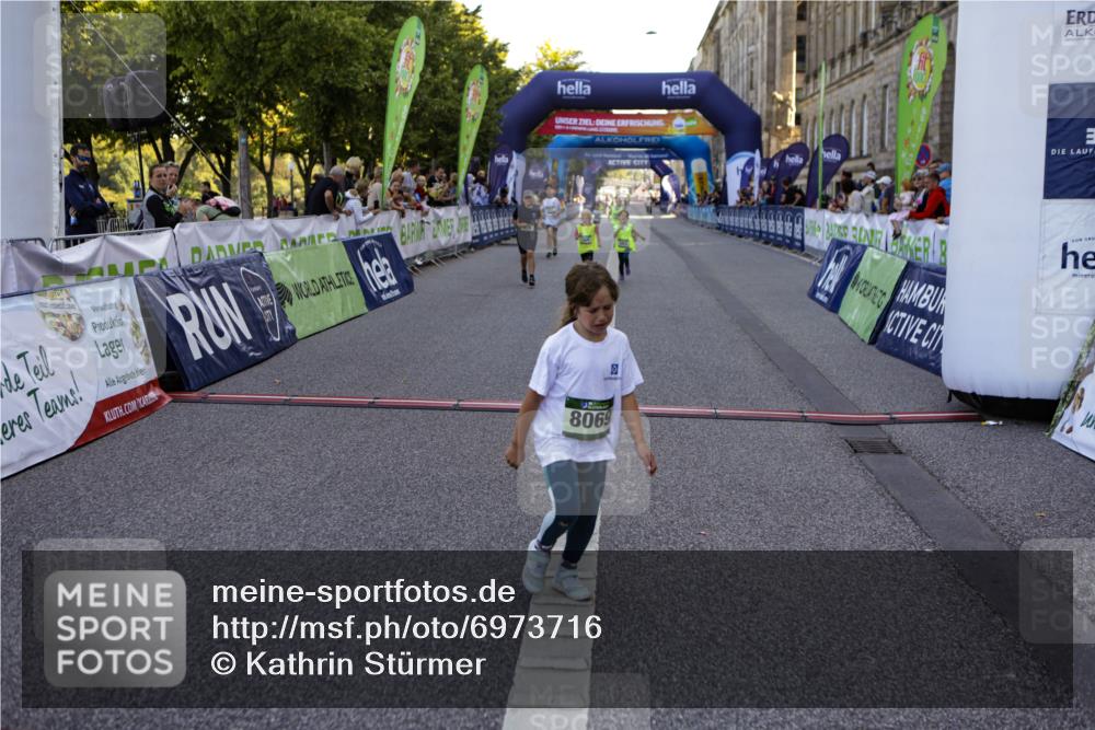 01.09.2024 - BARMER Alsterlauf Kathrin Stürmer Photography http://msf.ph/oto/6973716 01.09.2024 10:54:25 Ziel 173, 175, 304, 383, 8065, 8069 meine-sportfotos.de