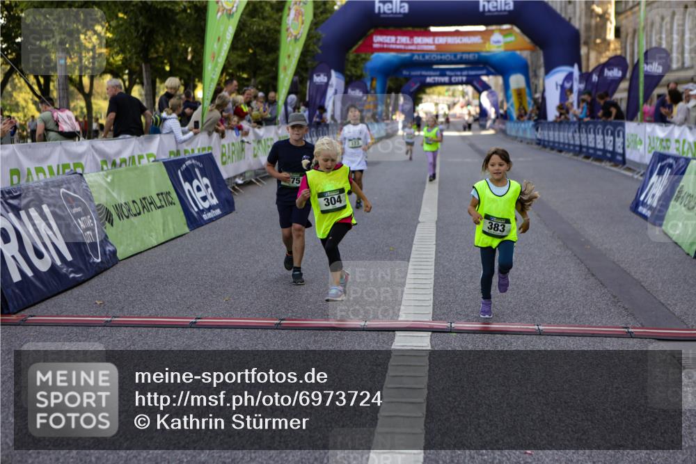 01.09.2024 - BARMER Alsterlauf Kathrin Stürmer Photography http://msf.ph/oto/6973724 01.09.2024 10:54:28 Ziel 173, 175, 304, 337, 383, 8069 meine-sportfotos.de