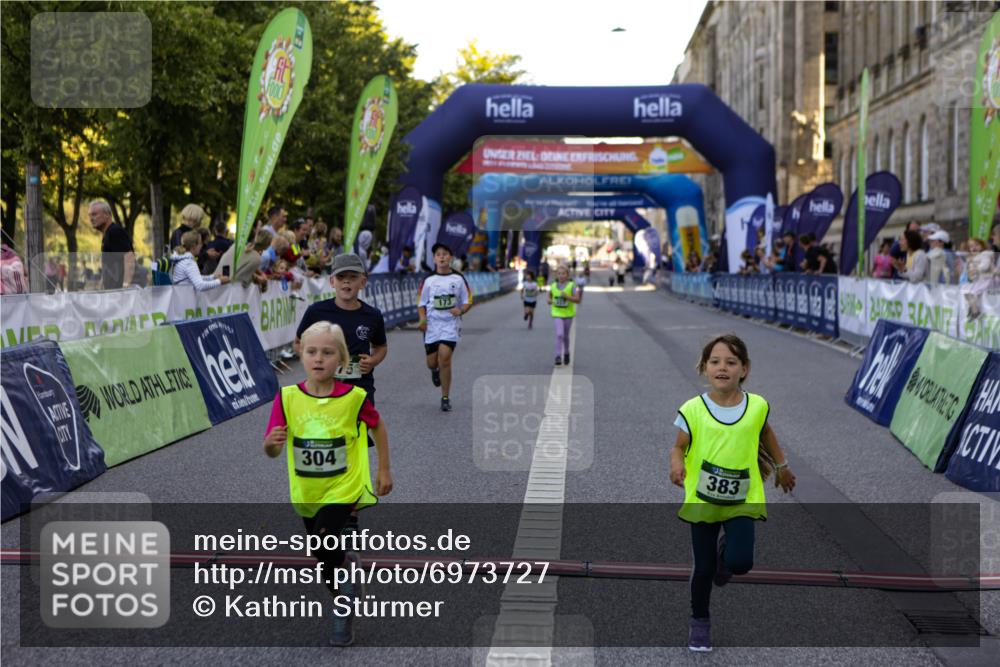01.09.2024 - BARMER Alsterlauf Kathrin Stürmer Photography http://msf.ph/oto/6973727 01.09.2024 10:54:29 Ziel 173, 175, 304, 325, 337, 383, 8069 meine-sportfotos.de