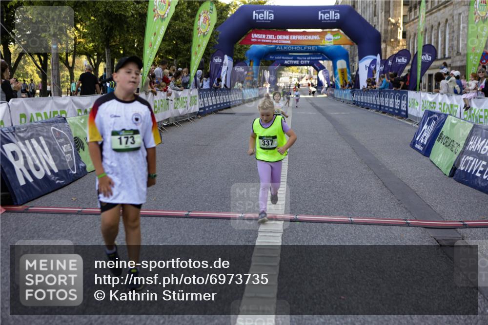 01.09.2024 - BARMER Alsterlauf Kathrin Stürmer Photography http://msf.ph/oto/6973735 01.09.2024 10:54:34 Ziel 173, 175, 304, 325, 337, 383 meine-sportfotos.de