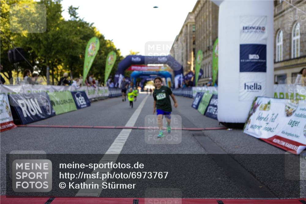 01.09.2024 - BARMER Alsterlauf Kathrin Stürmer Photography http://msf.ph/oto/6973767 01.09.2024 10:54:57 Ziel 153, 330, 357 meine-sportfotos.de
