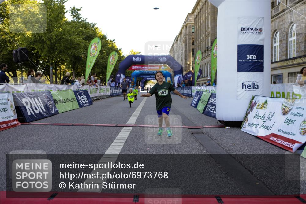 01.09.2024 - BARMER Alsterlauf Kathrin Stürmer Photography http://msf.ph/oto/6973768 01.09.2024 10:54:58 Ziel 153, 330, 357 meine-sportfotos.de