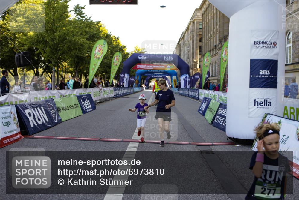 01.09.2024 - BARMER Alsterlauf Kathrin Stürmer Photography http://msf.ph/oto/6973810 01.09.2024 10:55:33 Ziel 277, 8272 meine-sportfotos.de