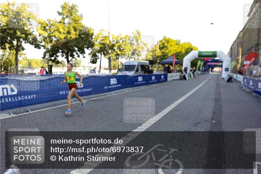 01.09.2024 - BARMER Alsterlauf Kathrin Stürmer Photography http://msf.ph/oto/6973837 01.09.2024 11:00:07 Ziel  meine-sportfotos.de