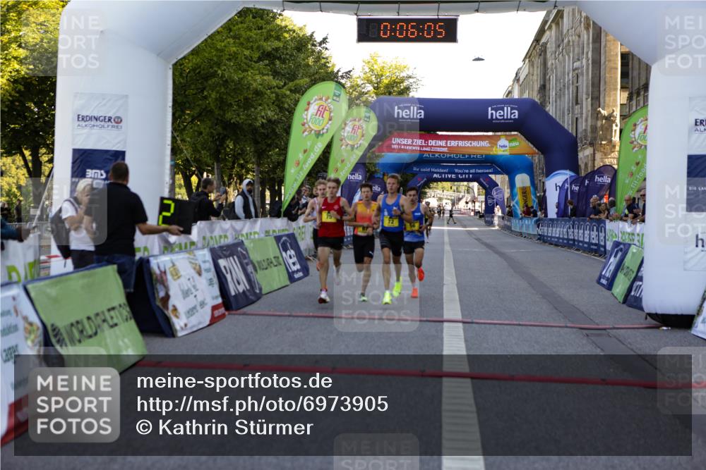 01.09.2024 - BARMER Alsterlauf Kathrin Stürmer Photography http://msf.ph/oto/6973905 01.09.2024 11:06:05 Ziel 52, 56, 67, 69, 72, 75 meine-sportfotos.de