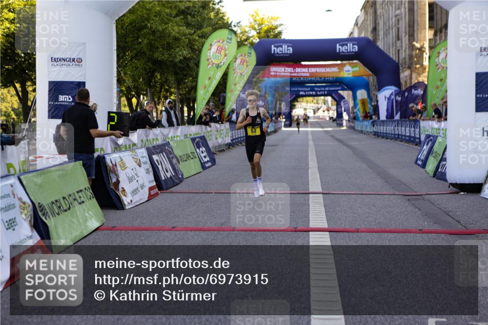 01.09.2024 - BARMER Alsterlauf Kathrin Stürmer Photography http://msf.ph/oto/6973915 01.09.2024 11:06:12 Ziel 52, 56, 67, 69 meine-sportfotos.de