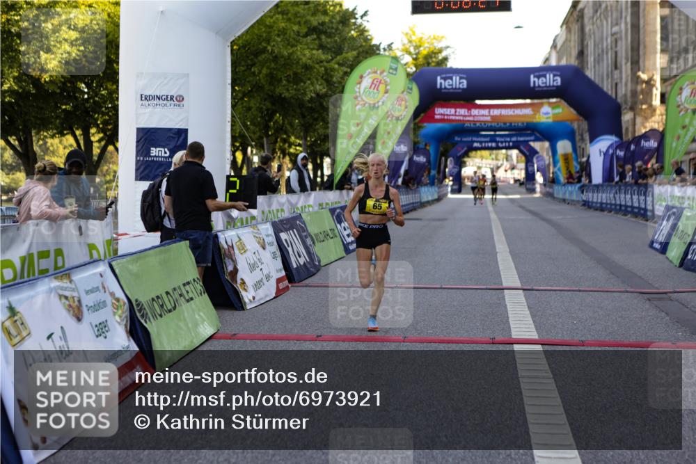 01.09.2024 - BARMER Alsterlauf Kathrin Stürmer Photography http://msf.ph/oto/6973921 01.09.2024 11:06:26 Ziel 65 meine-sportfotos.de