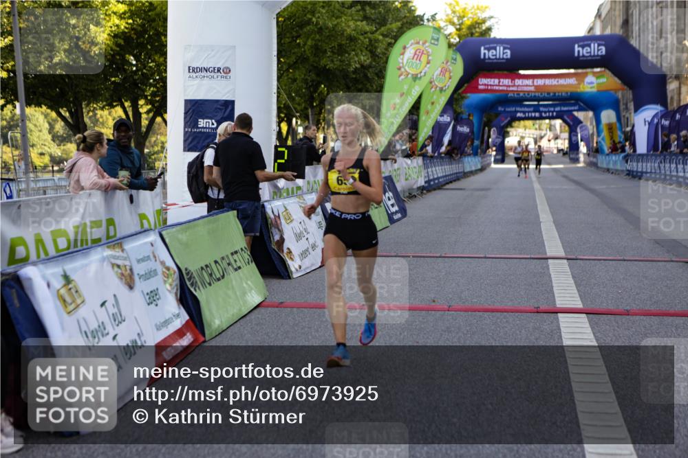 01.09.2024 - BARMER Alsterlauf Kathrin Stürmer Photography http://msf.ph/oto/6973925 01.09.2024 11:06:27 Ziel 65 meine-sportfotos.de