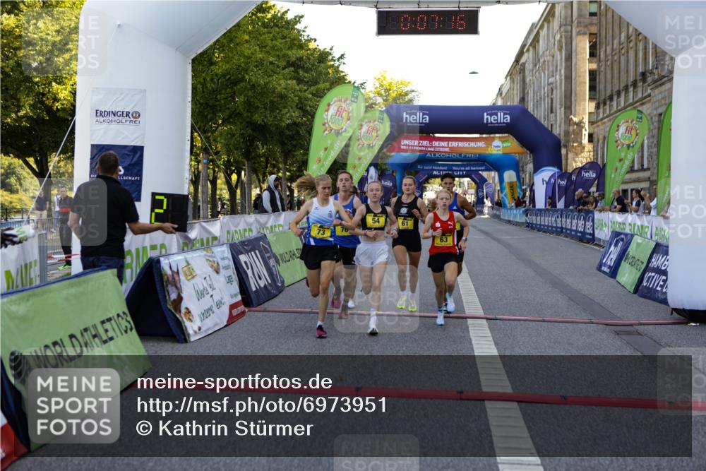 01.09.2024 - BARMER Alsterlauf Kathrin Stürmer Photography http://msf.ph/oto/6973951 01.09.2024 11:07:15 Ziel 54, 59, 61, 62, 63, 73, 76 meine-sportfotos.de
