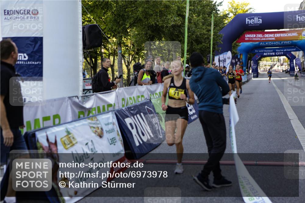 01.09.2024 - BARMER Alsterlauf Kathrin Stürmer Photography http://msf.ph/oto/6973978 01.09.2024 11:15:28 Ziel 64, 66, 70, 71 meine-sportfotos.de
